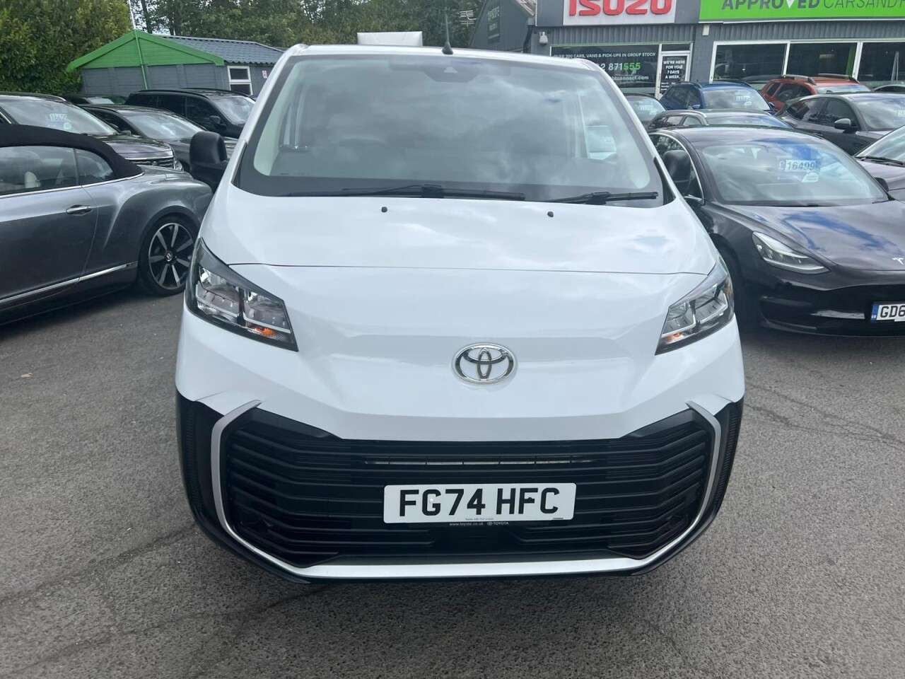 2024 TOYOTA PROACE 2024 TOYOTA PROACE