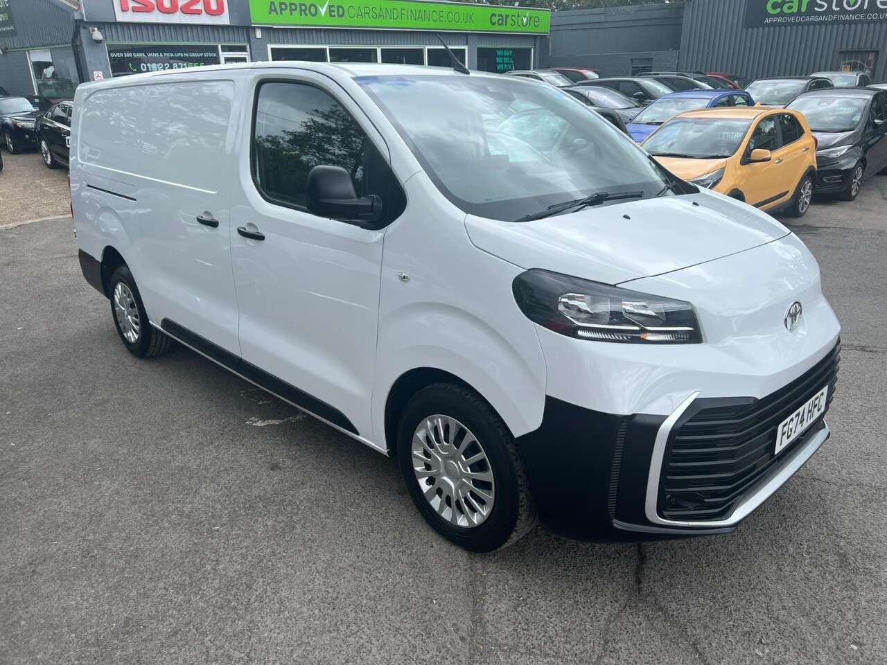 A 2024 TOYOTA PROACE White 2.0D Icon LWB panel van, 10,200 miles, Euro 6, 6-speed manual, A/C, S A 2024 TOYOTA PROACE White 2.0D Icon LWB panel van, 10,200 miles, Euro 6, 6-speed manual, A/C, S