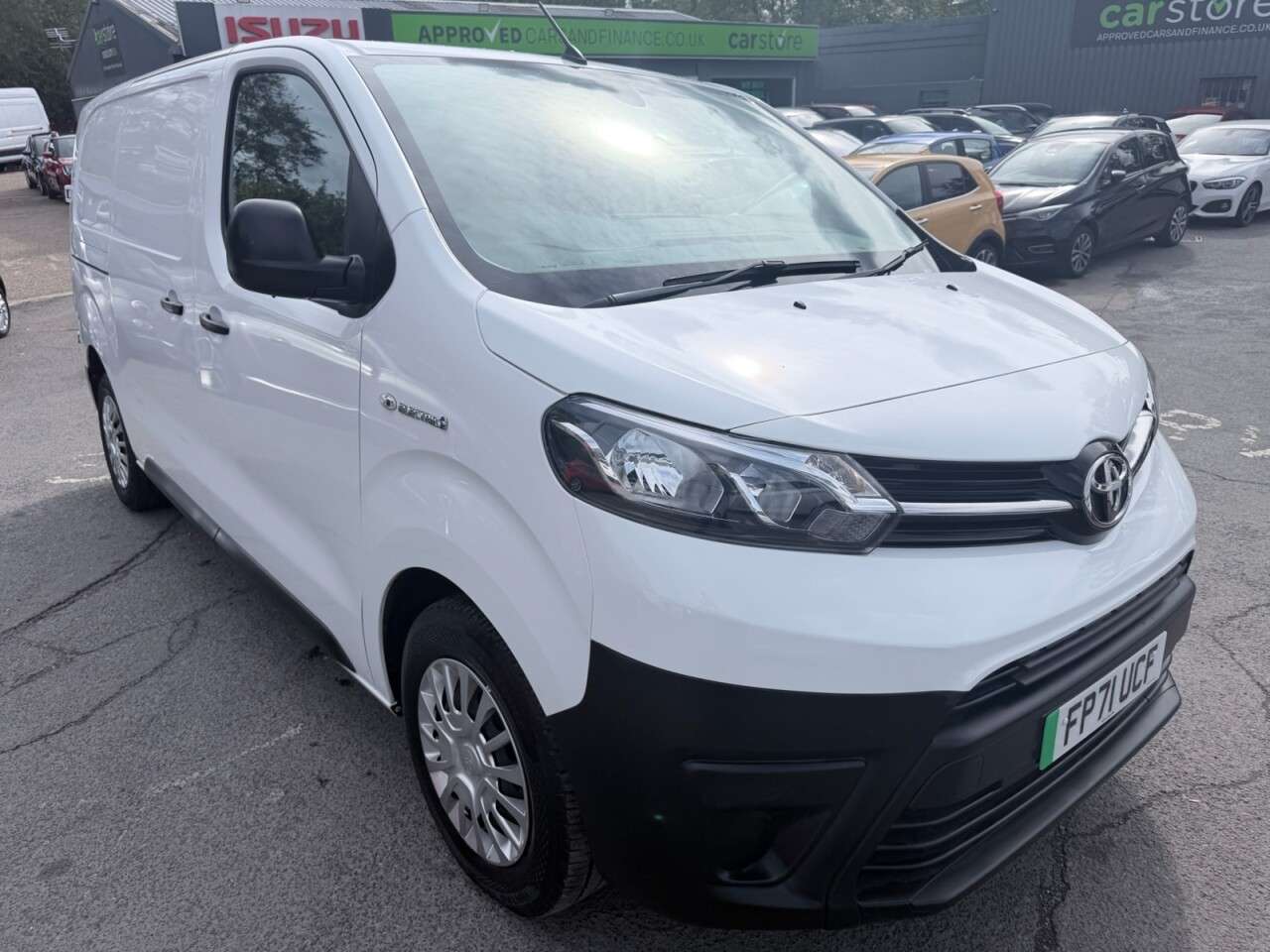 A 2021 TOYOTA PROACE White 50kWh Icon electric panel van, 8,300 miles, Automatic, Touchscreen, B A 2021 TOYOTA PROACE White 50kWh Icon electric panel van, 8,300 miles, Automatic, Touchscreen, B