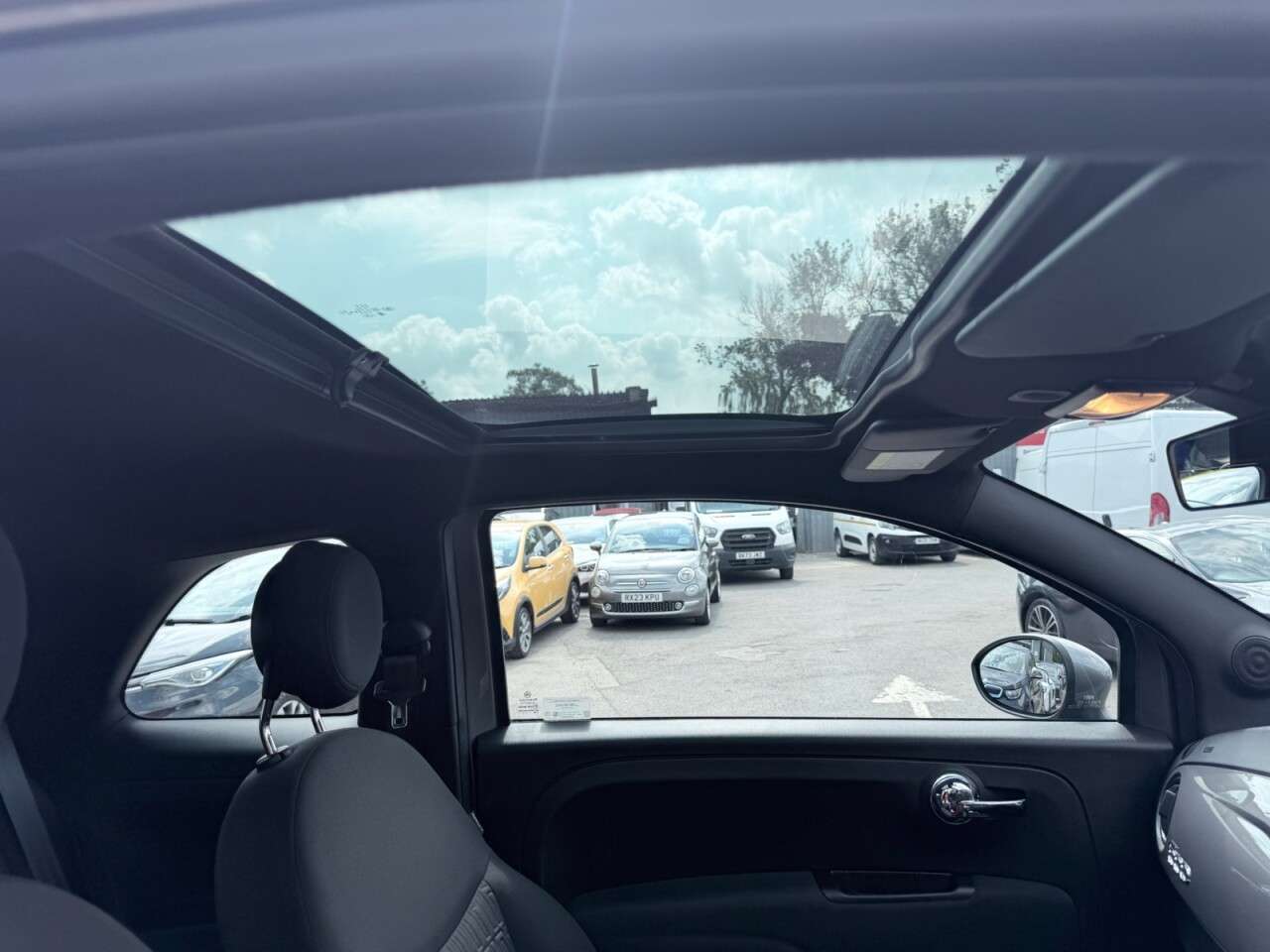 2023 FIAT 500 2023 FIAT 500