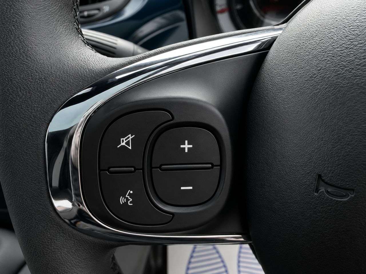 2023 FIAT 500 2023 FIAT 500