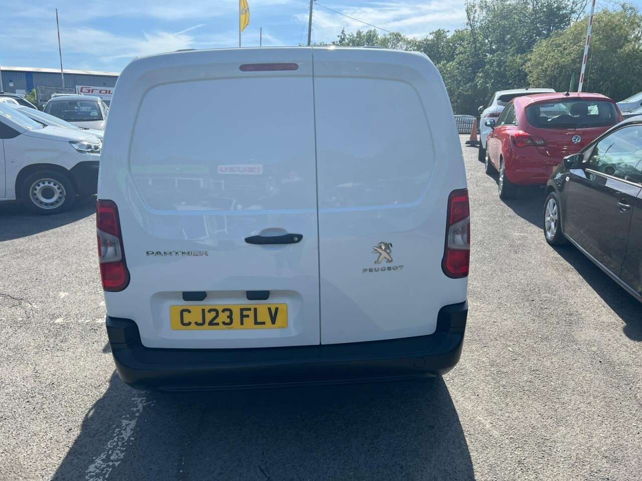 A 2023 PEUGEOT PARTNER White 1.5 BlueHDi Professional Premium+ van, 46,550 miles, Euro 6, 6-Speed A 2023 PEUGEOT PARTNER White 1.5 BlueHDi Professional Premium+ van, 46,550 miles, Euro 6, 6-Speed