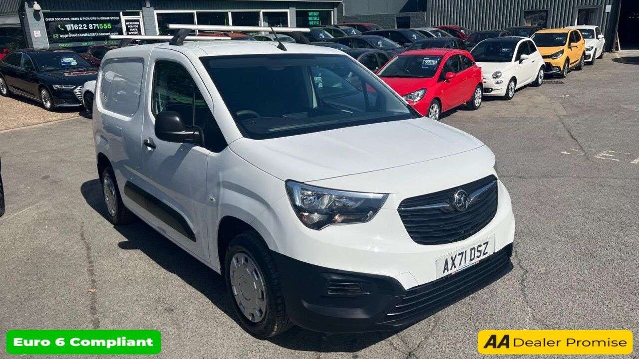 A 2022 VAUXHALL COMBO White 1.5 Turbo D 2000 Dynamic van, 21,100 miles, Euro 6, ULEZ compliant, 6 A 2022 VAUXHALL COMBO White 1.5 Turbo D 2000 Dynamic van, 21,100 miles, Euro 6, ULEZ compliant, 6