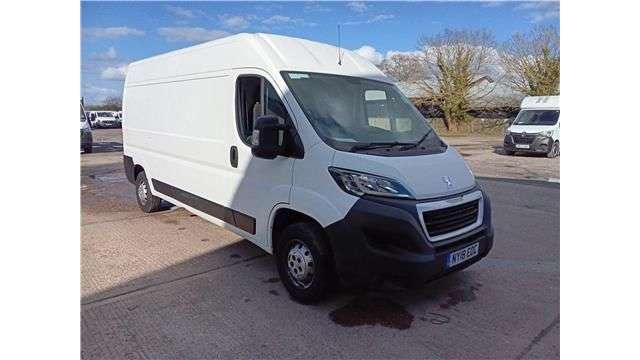 A 2018 PEUGEOT BOXER White 2.0 BlueHDi 335 L3 H2 panel van, 30,600 miles, Euro 6, ULEZ compliant A 2018 PEUGEOT BOXER White 2.0 BlueHDi 335 L3 H2 panel van, 30,600 miles, Euro 6, ULEZ compliant