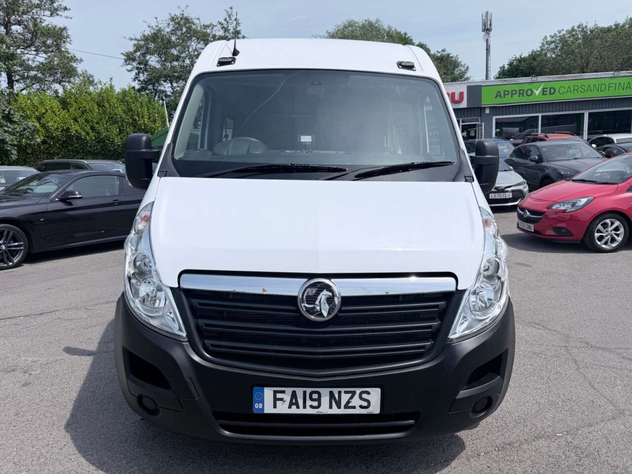 A 2019 VAUXHALL MOVANO 2.3 CDTi mess unit, 46,000 miles, Euro 6, 6-speed manual, A/C, Rear Camera, A 2019 VAUXHALL MOVANO 2.3 CDTi mess unit, 46,000 miles, Euro 6, 6-speed manual, A/C, Rear Camera,