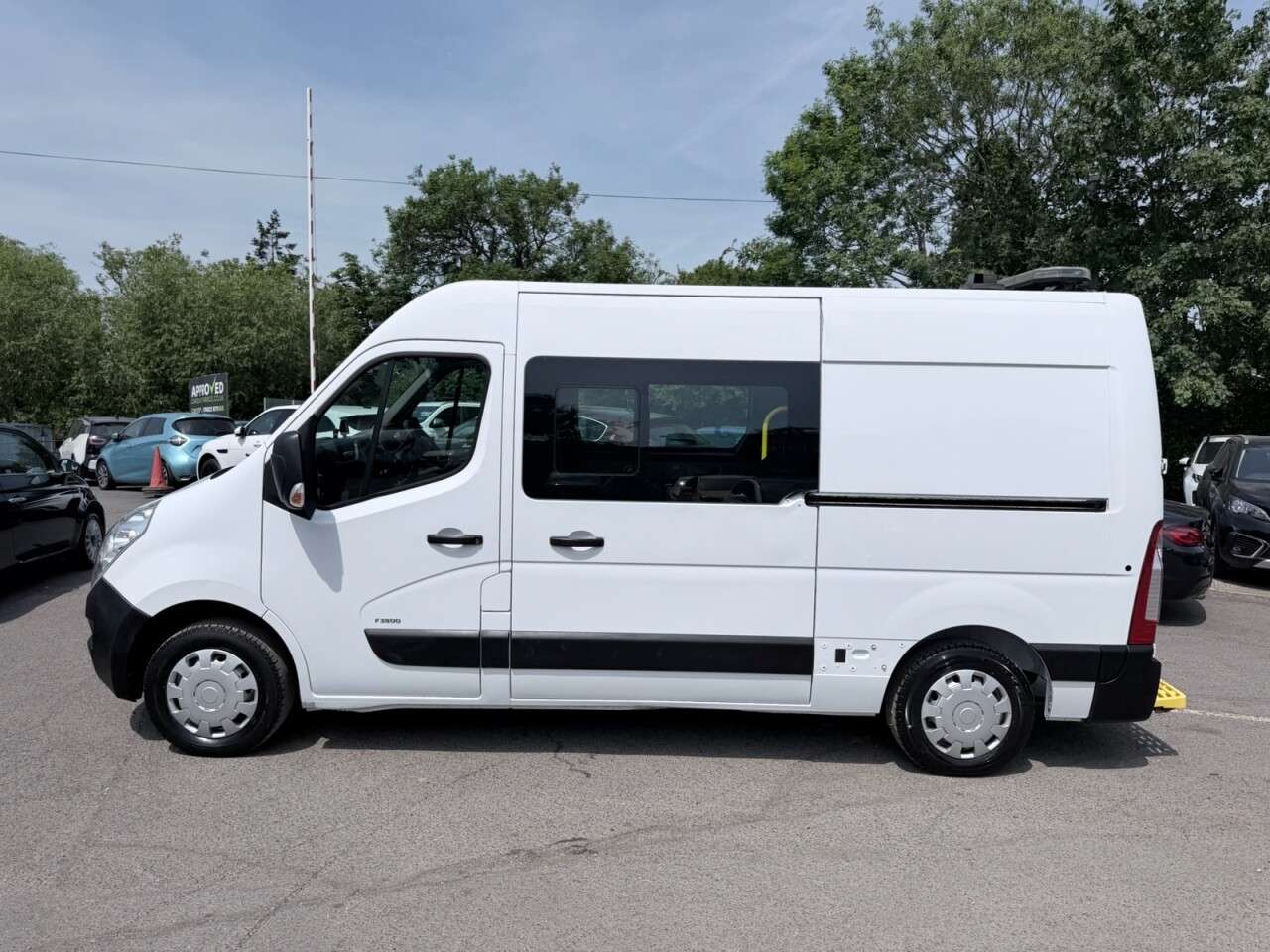 A 2019 VAUXHALL MOVANO 2.3 CDTi mess unit, 46,000 miles, Euro 6, 6-speed manual, A/C, Rear Camera, A 2019 VAUXHALL MOVANO 2.3 CDTi mess unit, 46,000 miles, Euro 6, 6-speed manual, A/C, Rear Camera,