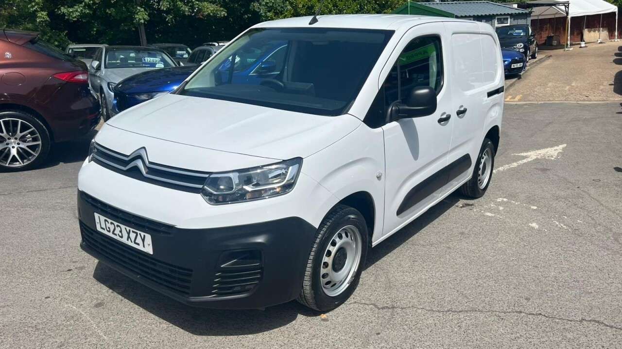A 2023 CITROEN BERLINGO White 1.5 BlueHDi 1000 Enterprise M van, 65,000 miles, Euro 6, 6-speed manu A 2023 CITROEN BERLINGO White 1.5 BlueHDi 1000 Enterprise M van, 65,000 miles, Euro 6, 6-speed manu
