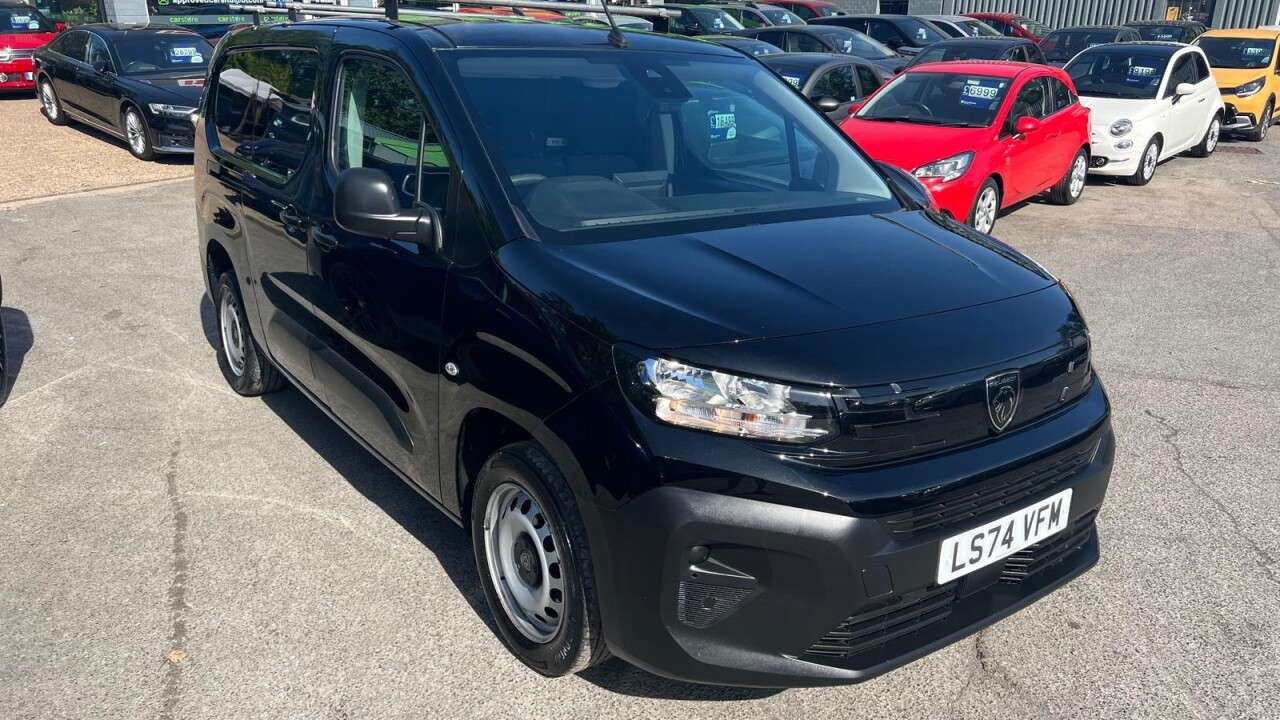 A 2024 PEUGEOT PARTNER Black 1.5 BlueHDi 950 Professional LWB van, 33,200 miles, Euro 6, 6-Speed m A 2024 PEUGEOT PARTNER Black 1.5 BlueHDi 950 Professional LWB van, 33,200 miles, Euro 6, 6-Speed m