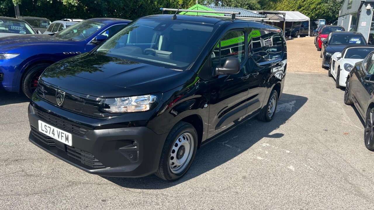 A 2024 PEUGEOT PARTNER Black 1.5 BlueHDi 950 Professional LWB van, 33,200 miles, Euro 6, 6-Speed m A 2024 PEUGEOT PARTNER Black 1.5 BlueHDi 950 Professional LWB van, 33,200 miles, Euro 6, 6-Speed m