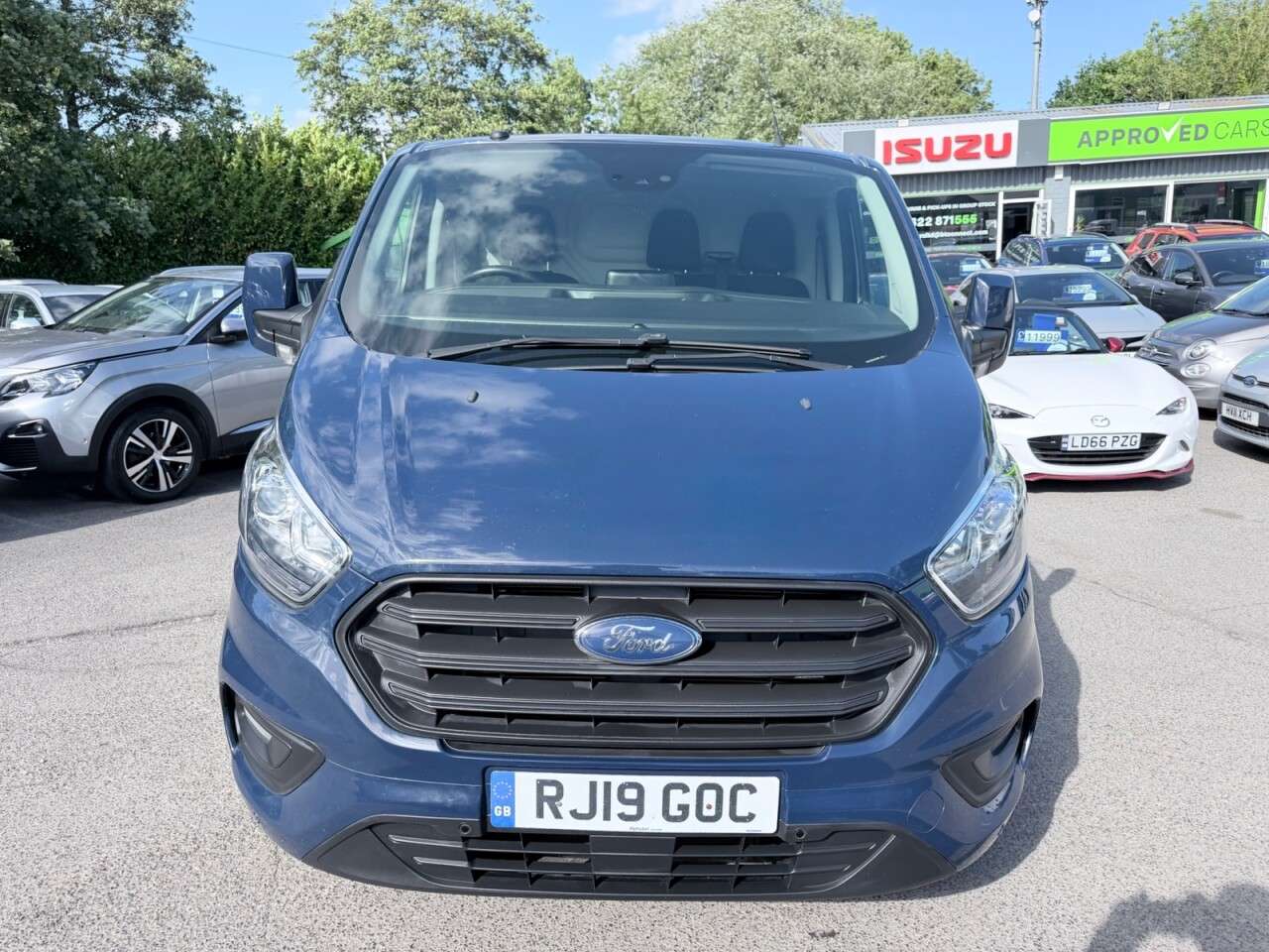 A 2019 FORD TRANSIT CUSTOM Blue 2.0 320 EcoBlue Trend van, 68,700 miles, Euro 6, ULEZ compliant, 6-Spe A 2019 FORD TRANSIT CUSTOM Blue 2.0 320 EcoBlue Trend van, 68,700 miles, Euro 6, ULEZ compliant, 6-Spe