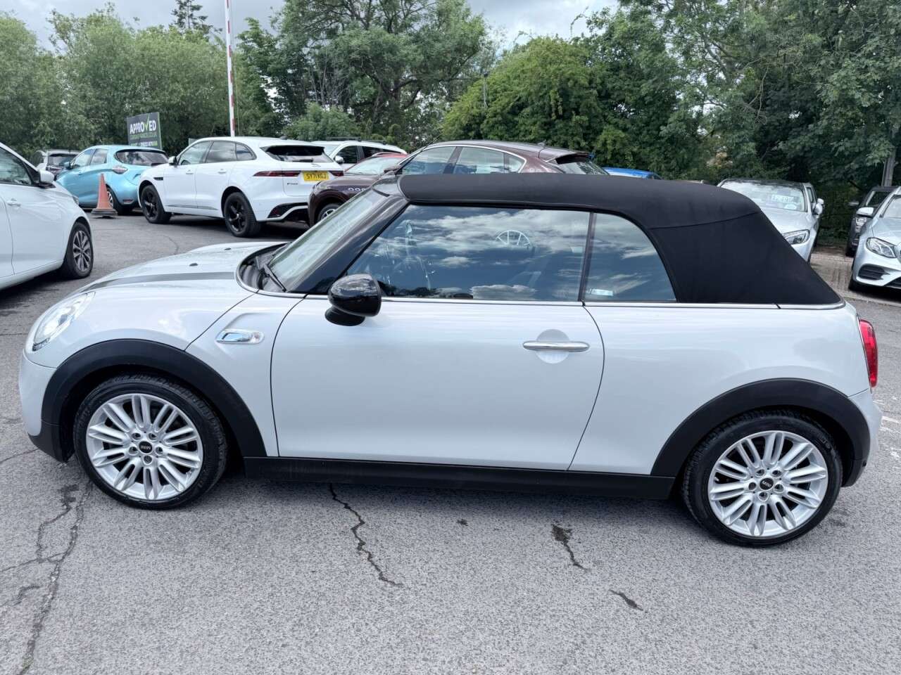 2017 MINI CONVERTIBLE 2017 MINI CONVERTIBLE