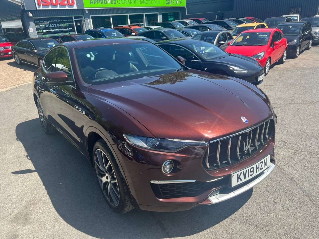 A 2019 MASERATI LEVANTE 3.0 V6 GranLusso SUV 5dr Petrol ZF AUTO 4WD Euro 6 (s/s) (350 ps) with a , A 2019 MASERATI LEVANTE 3.0 V6 GranLusso SUV 5dr Petrol ZF AUTO 4WD Euro 6 (s/s) (350 ps) with a ,