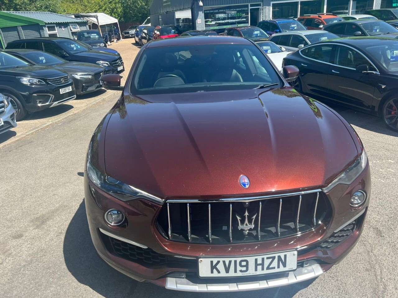 A 2019 MASERATI LEVANTE 3.0 V6 GranLusso SUV 5dr Petrol ZF AUTO 4WD Euro 6 (s/s) (350 ps) with a , A 2019 MASERATI LEVANTE 3.0 V6 GranLusso SUV 5dr Petrol ZF AUTO 4WD Euro 6 (s/s) (350 ps) with a ,
