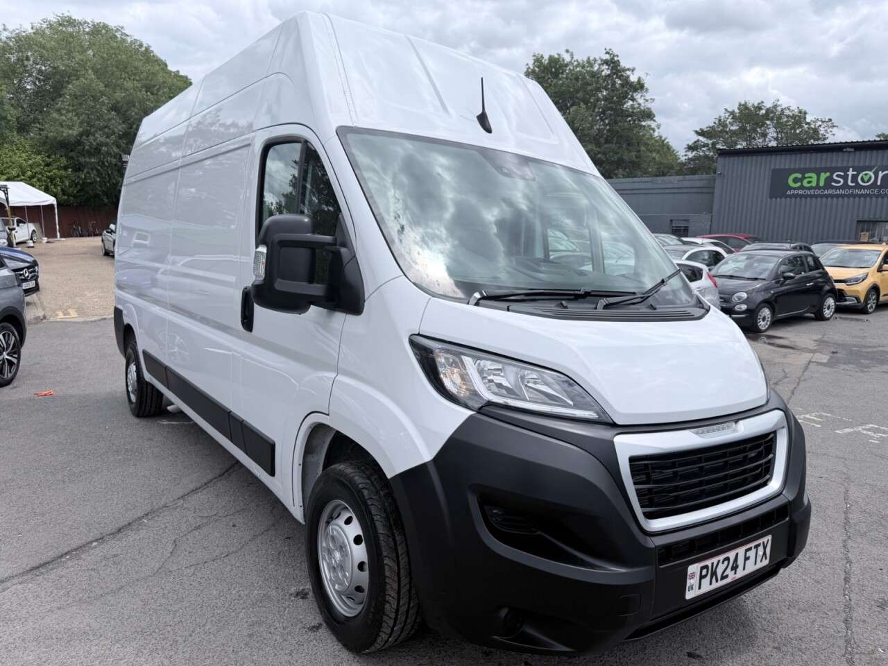 A 2024 PEUGEOT BOXER White 2.2 BlueHDi 335 Professional Premium+ L3 H3 van, 2,500 miles, Euro 6, A 2024 PEUGEOT BOXER White 2.2 BlueHDi 335 Professional Premium+ L3 H3 van, 2,500 miles, Euro 6,