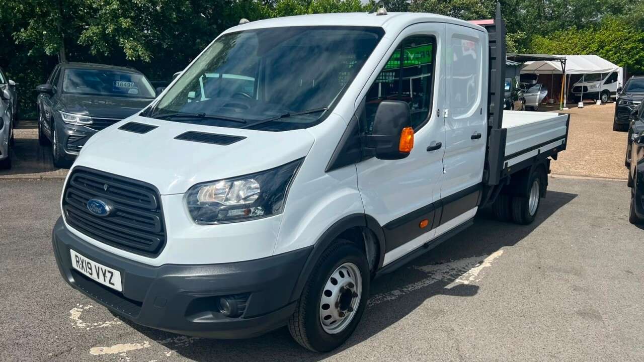 A 2019 FORD TRANSIT White 2.0 350 EcoBlue Double cab Dropside, 55,140 miles, Euro 6, 6-Speed ma A 2019 FORD TRANSIT White 2.0 350 EcoBlue Double cab Dropside, 55,140 miles, Euro 6, 6-Speed ma
