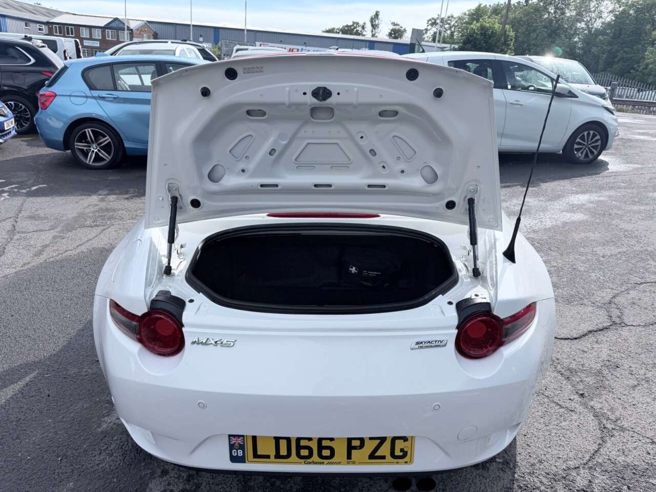 2016 MAZDA MX-5 2016 MAZDA MX-5