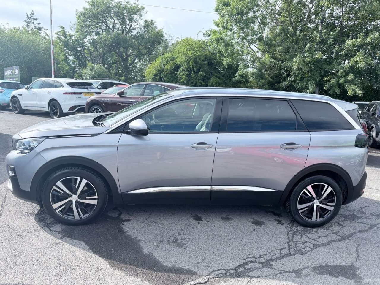 2020 PEUGEOT 5008 2020 PEUGEOT 5008