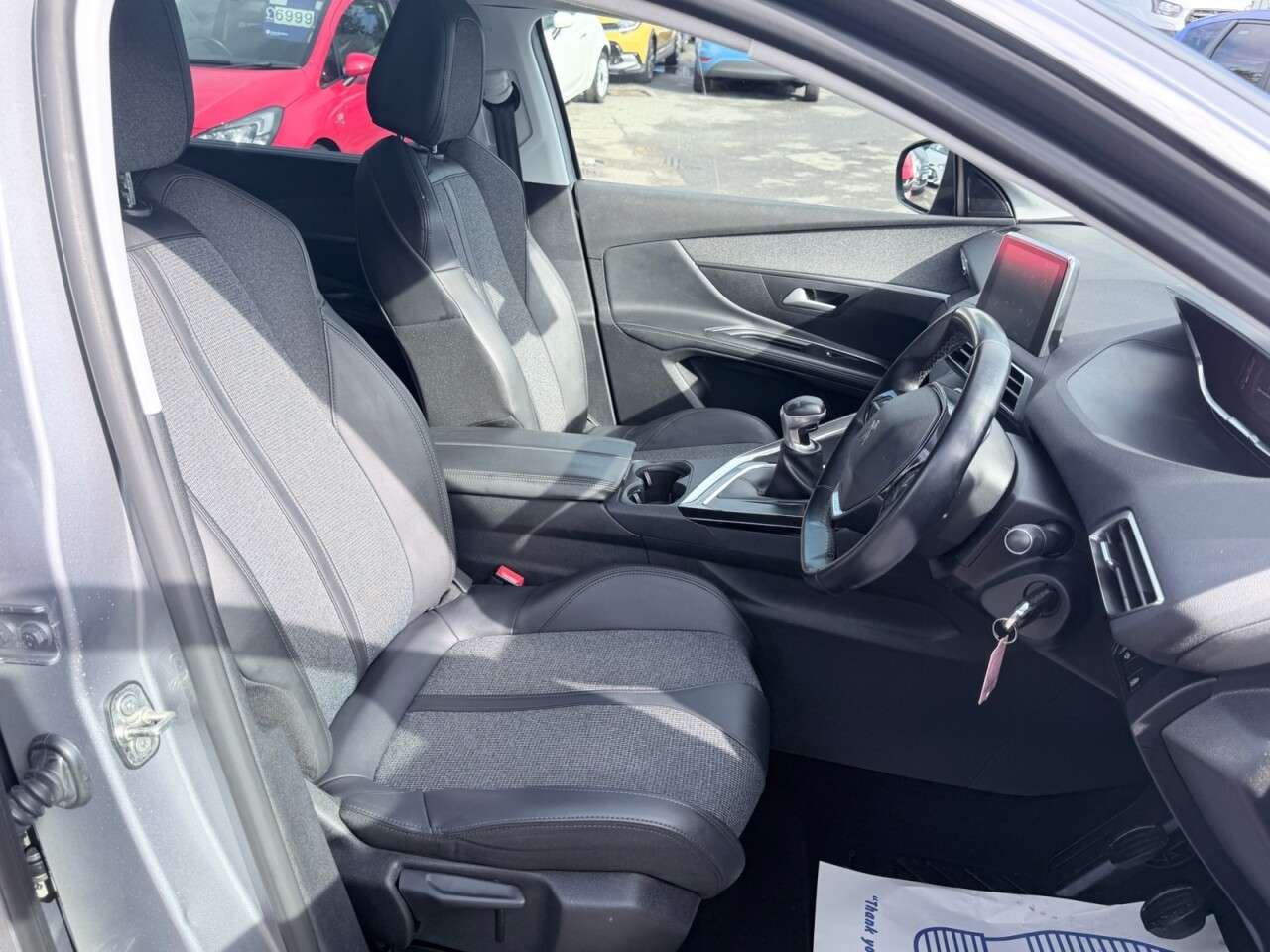 2020 PEUGEOT 5008 2020 PEUGEOT 5008