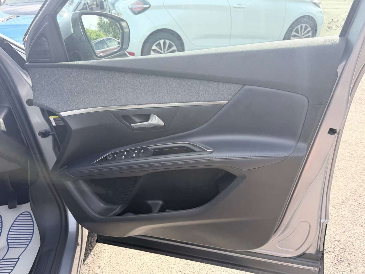 2020 PEUGEOT 5008 2020 PEUGEOT 5008