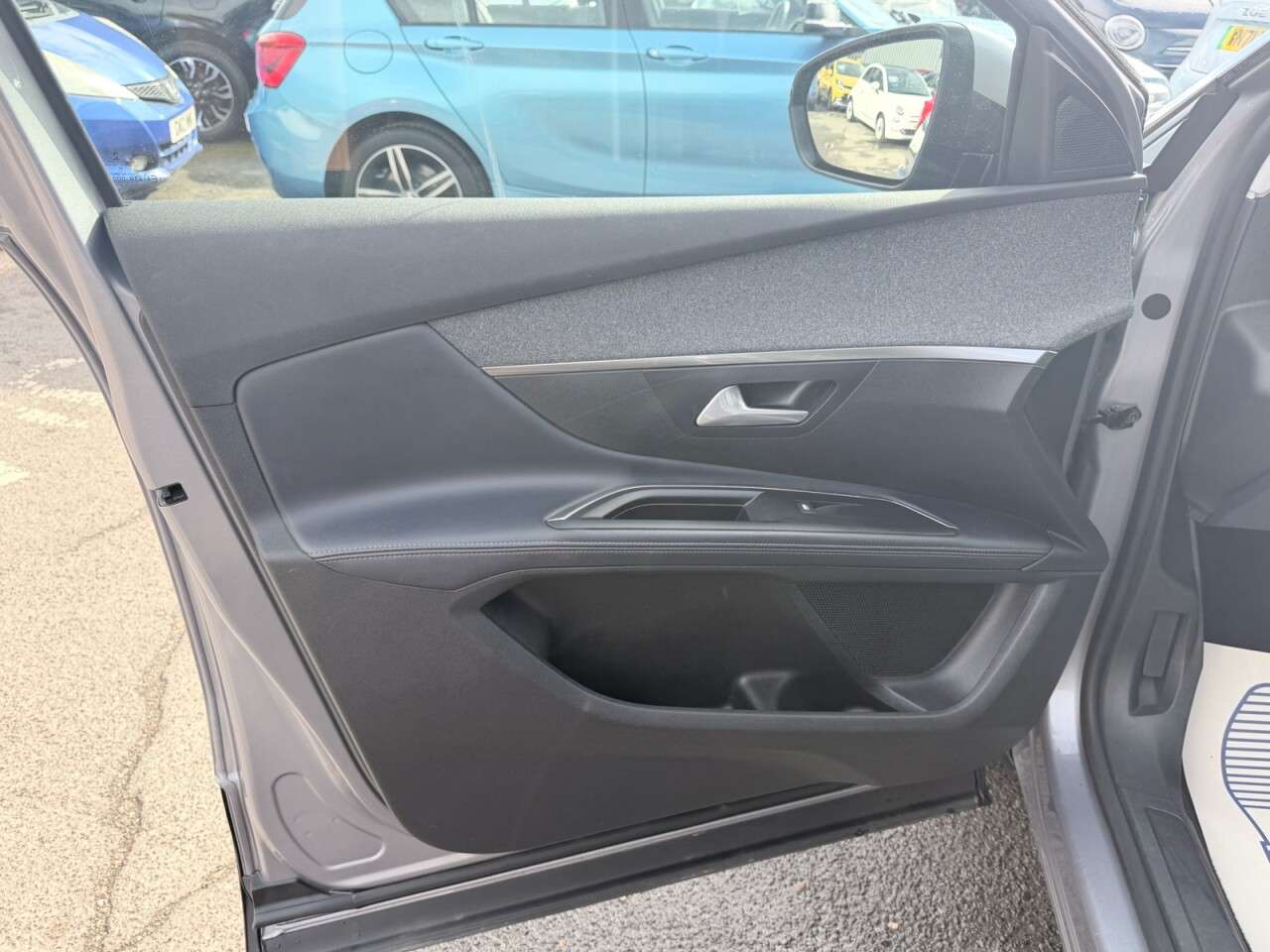 2020 PEUGEOT 5008 2020 PEUGEOT 5008
