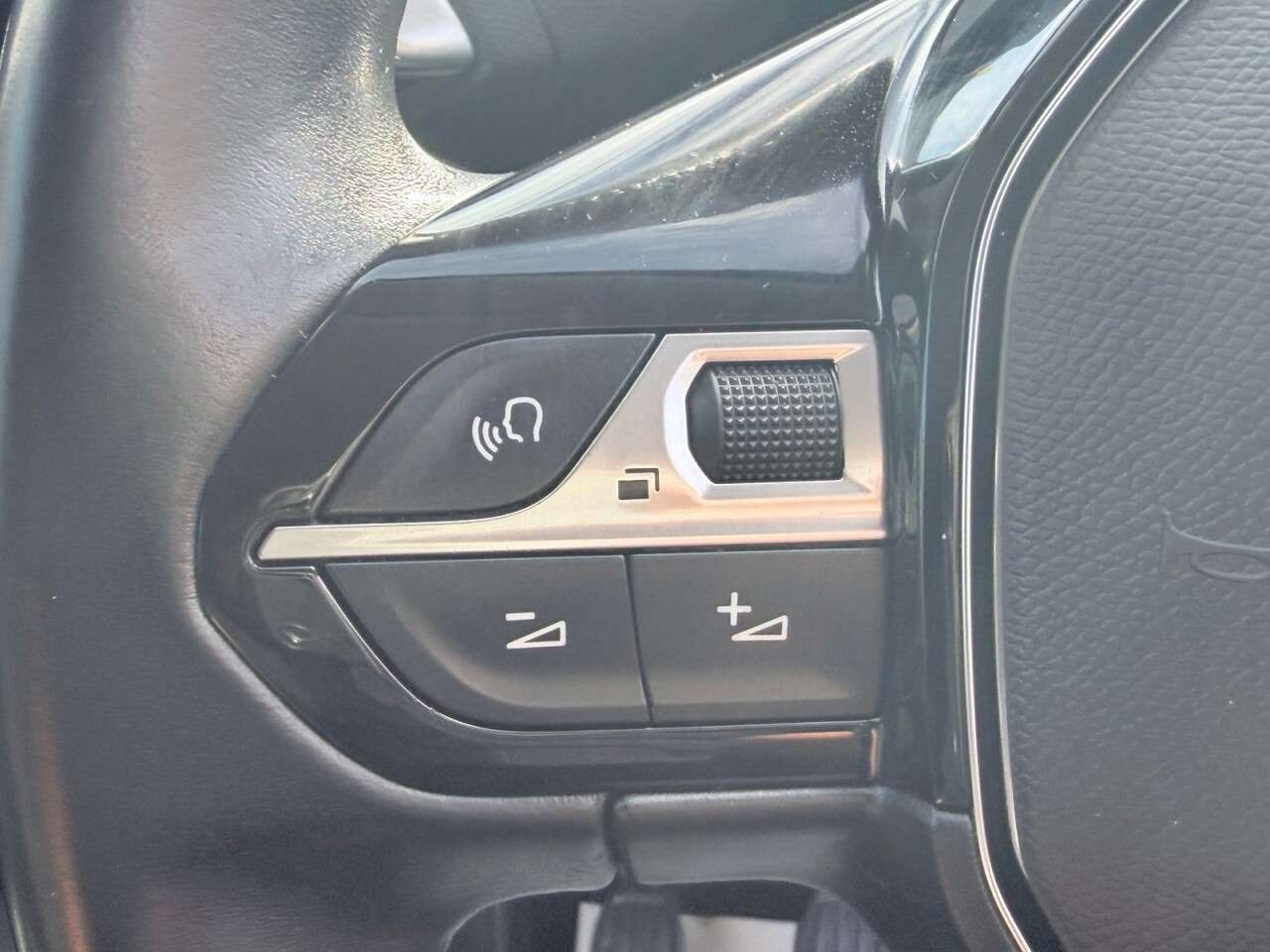 2020 PEUGEOT 5008 2020 PEUGEOT 5008