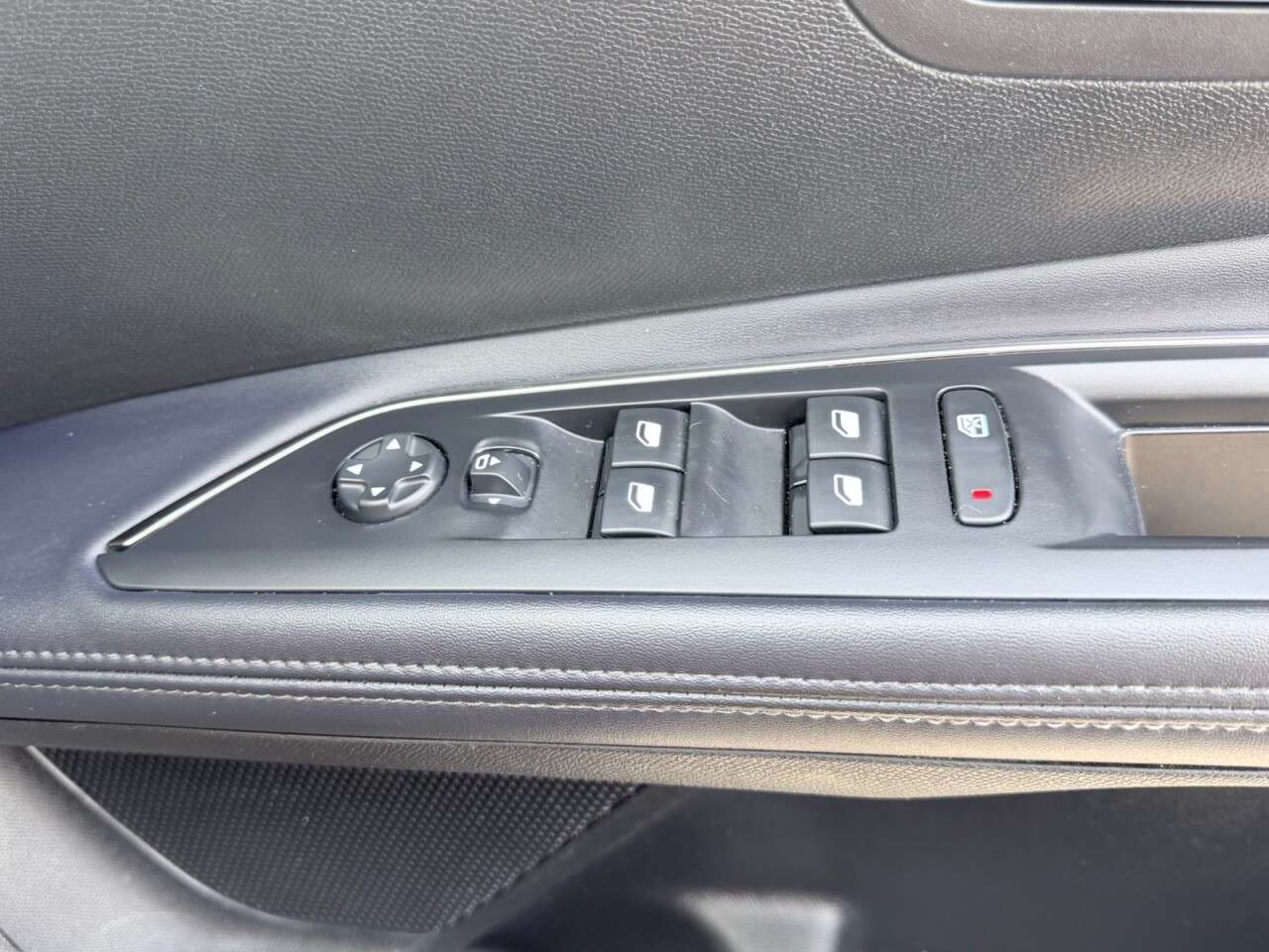 2020 PEUGEOT 5008 2020 PEUGEOT 5008