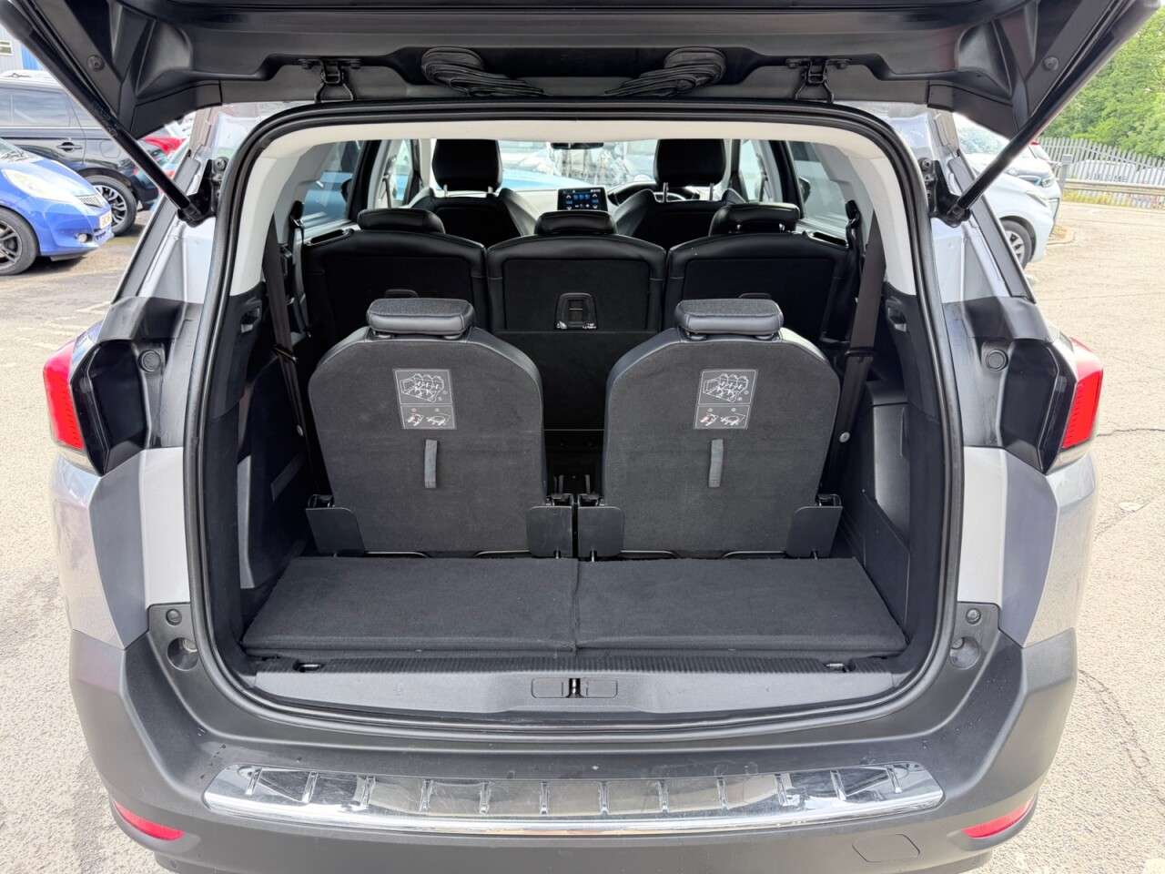 2020 PEUGEOT 5008 2020 PEUGEOT 5008