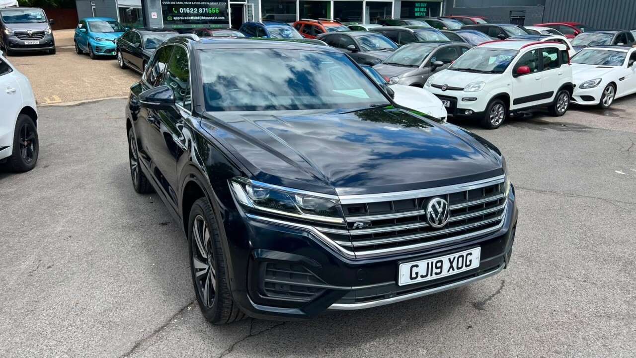 A 2019 VOLKSWAGEN TOUAREG 3.0 TDI V6 R-Line Tech SUV 5dr Diesel Tiptronic 4Motion Euro 6 (s/s) (286 p A 2019 VOLKSWAGEN TOUAREG 3.0 TDI V6 R-Line Tech SUV 5dr Diesel Tiptronic 4Motion Euro 6 (s/s) (286 p