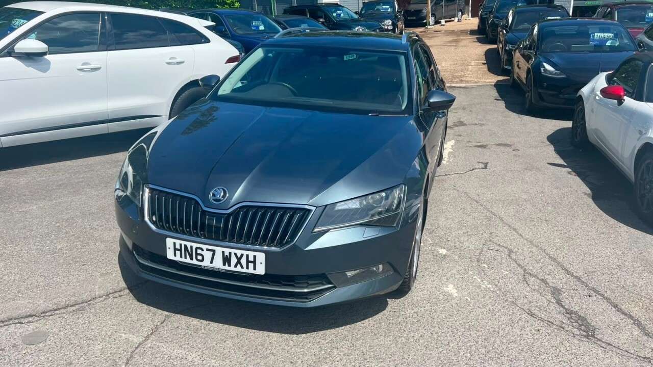 A 2017 SKODA SUPERB Grey 2.0 TSI SE L Executive Estate, 100,000 miles, Euro 6, DSG Automatic, L A 2017 SKODA SUPERB Grey 2.0 TSI SE L Executive Estate, 100,000 miles, Euro 6, DSG Automatic, L