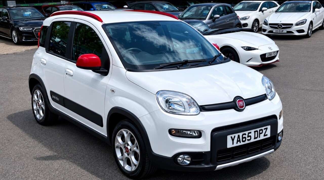 A 2016 FIAT PANDA White 0.9 TwinAir 4x4, 60,545 miles, Euro 6, ULEZ compliant, 6-Speed manual A 2016 FIAT PANDA White 0.9 TwinAir 4x4, 60,545 miles, Euro 6, ULEZ compliant, 6-Speed manual
