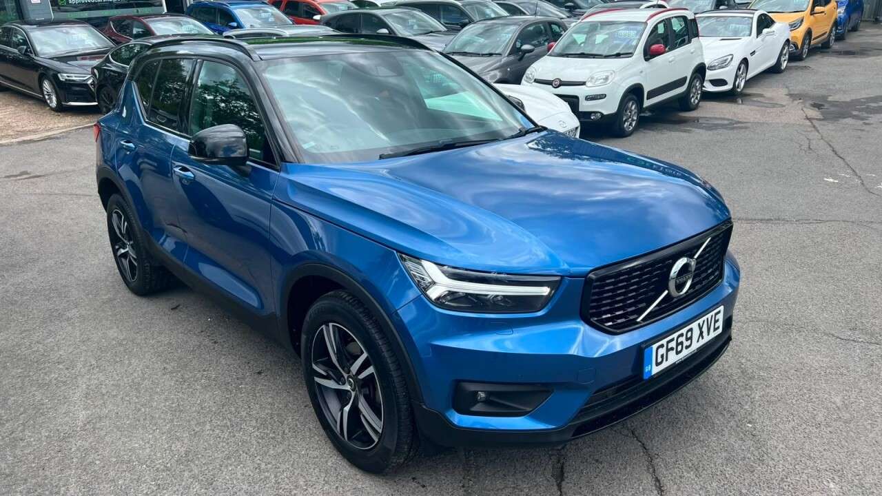 A 2020 VOLVO XC40 Blue 2.0 D3 R-Design SUV, 81,100 miles, Euro 6, ULEZ compliant, Leather, Sa A 2020 VOLVO XC40 Blue 2.0 D3 R-Design SUV, 81,100 miles, Euro 6, ULEZ compliant, Leather, Sa