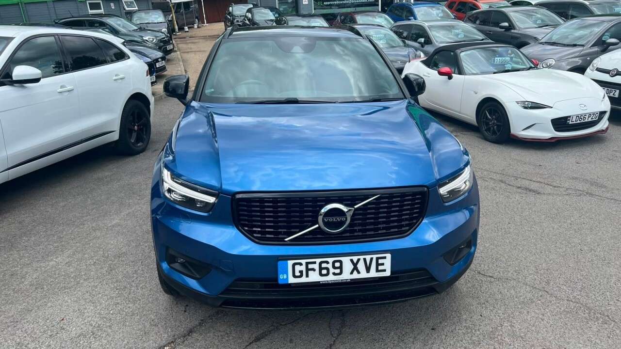 A 2020 VOLVO XC40 Blue 2.0 D3 R-Design SUV, 81,100 miles, Euro 6, ULEZ compliant, Leather, Sa A 2020 VOLVO XC40 Blue 2.0 D3 R-Design SUV, 81,100 miles, Euro 6, ULEZ compliant, Leather, Sa