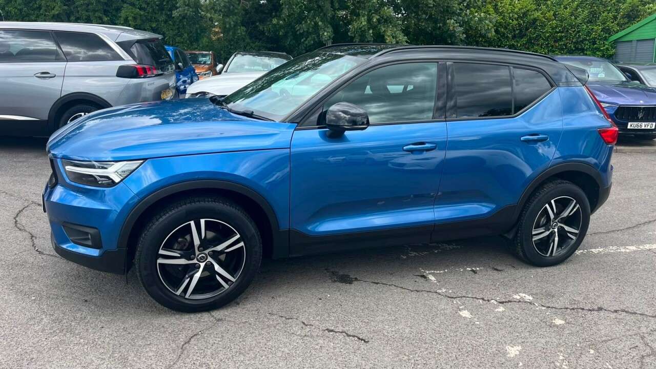 A 2020 VOLVO XC40 Blue 2.0 D3 R-Design SUV, 81,100 miles, Euro 6, ULEZ compliant, Leather, Sa A 2020 VOLVO XC40 Blue 2.0 D3 R-Design SUV, 81,100 miles, Euro 6, ULEZ compliant, Leather, Sa