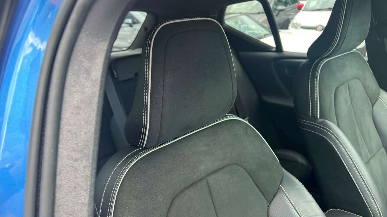 2020 VOLVO XC40 2020 VOLVO XC40
