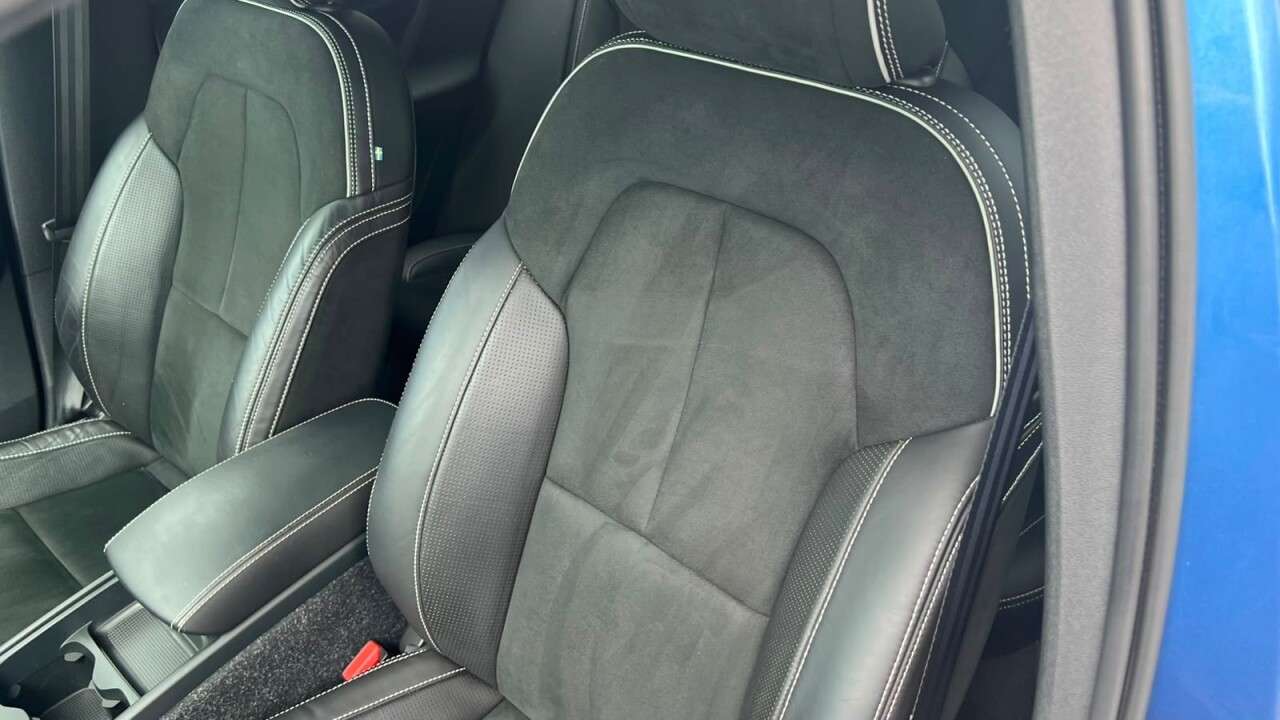 2020 VOLVO XC40 2020 VOLVO XC40