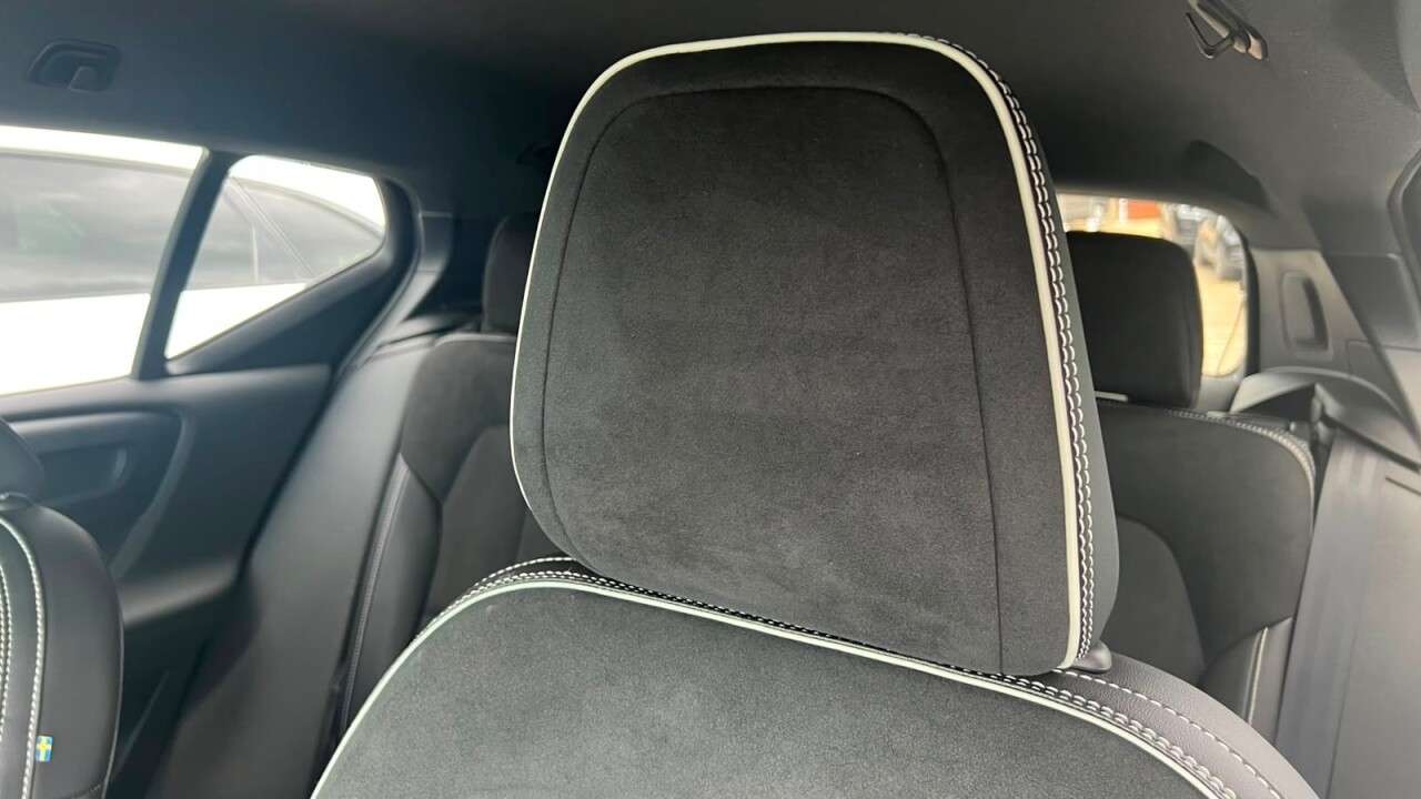 2020 VOLVO XC40 2020 VOLVO XC40