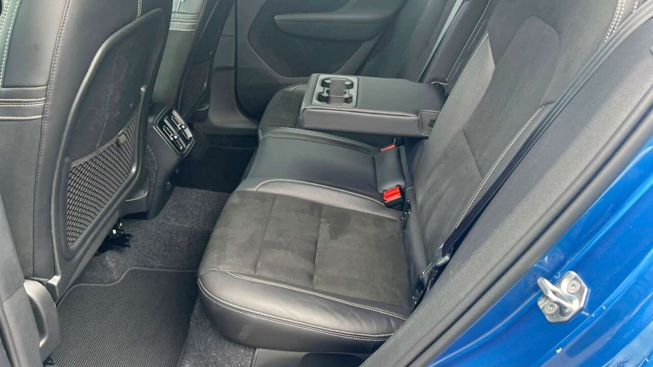 2020 VOLVO XC40 2020 VOLVO XC40