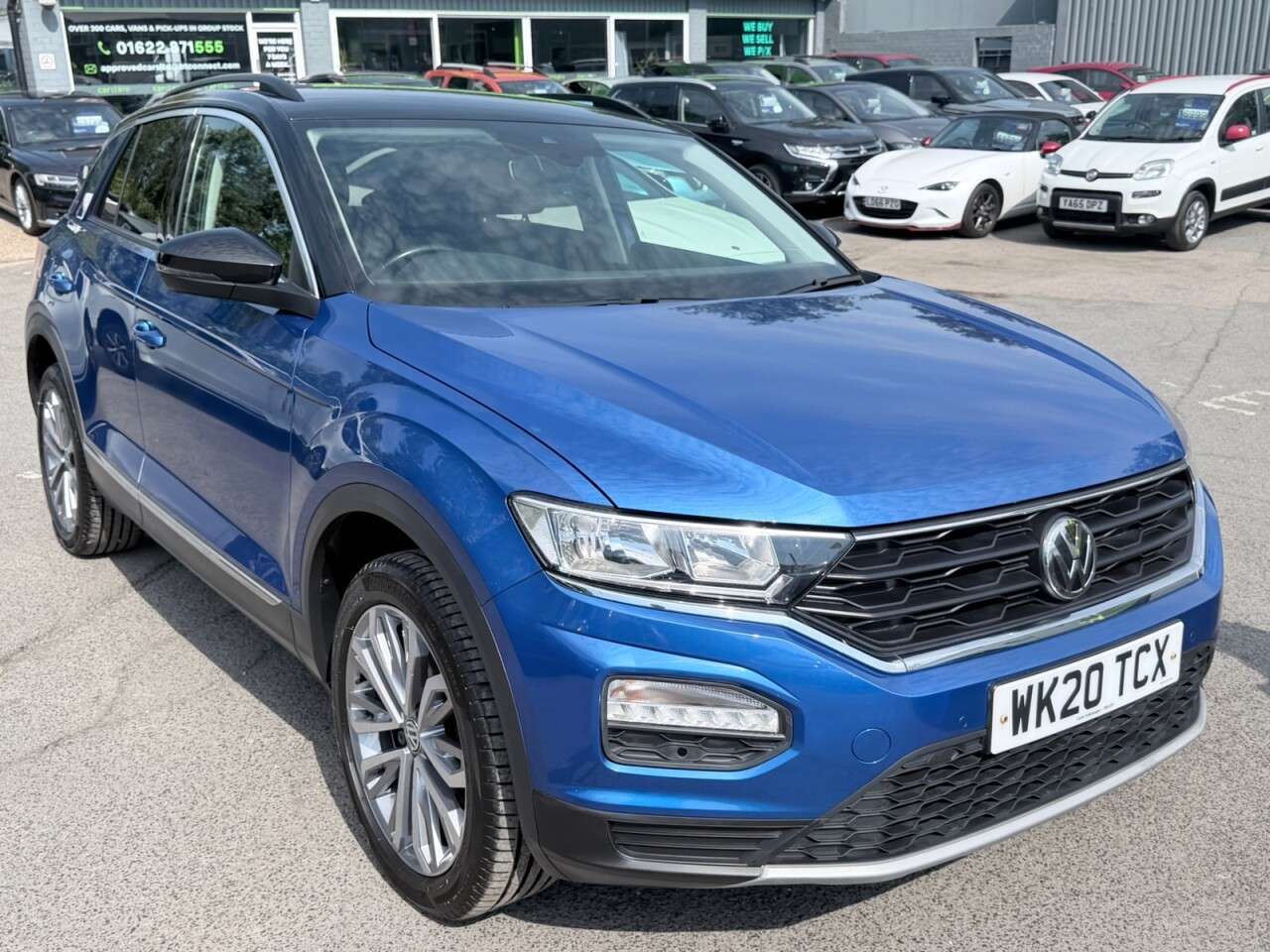 A 2020 VOLKSWAGEN T-ROC 1.5 TSI GPF EVO Design SUV 5dr Petrol DSG Euro 6 (s/s) (150 ps) in metallic A 2020 VOLKSWAGEN T-ROC 1.5 TSI GPF EVO Design SUV 5dr Petrol DSG Euro 6 (s/s) (150 ps) in metallic
