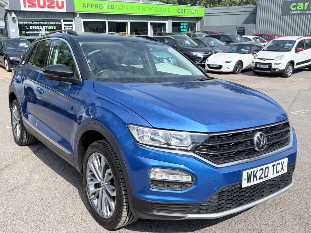 A 2020 VOLKSWAGEN T-ROC 1.5 TSI GPF EVO Design SUV 5dr Petrol DSG Euro 6 (s/s) (150 ps) in metallic A 2020 VOLKSWAGEN T-ROC 1.5 TSI GPF EVO Design SUV 5dr Petrol DSG Euro 6 (s/s) (150 ps) in metallic