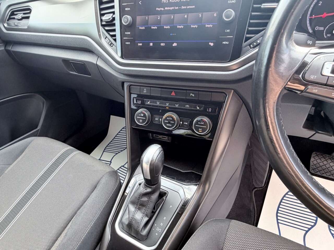 2020 VOLKSWAGEN T-ROC 2020 VOLKSWAGEN T-ROC