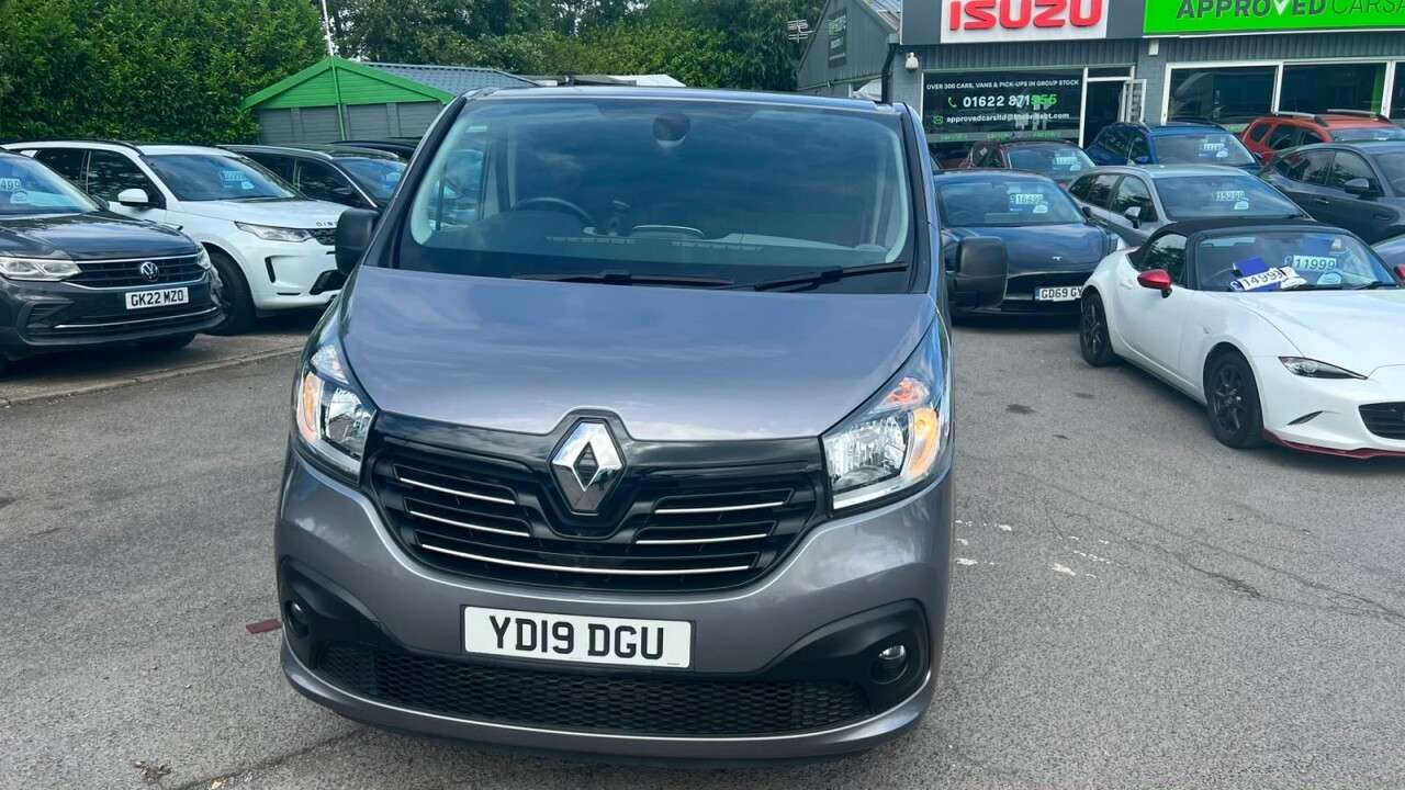 A 2019 RENAULT TRAFIC 1.6 dCi ENERGY 29 Sport Nav Crew Van Double Cab 6dr Diesel Manual LWB Euro A 2019 RENAULT TRAFIC 1.6 dCi ENERGY 29 Sport Nav Crew Van Double Cab 6dr Diesel Manual LWB Euro
