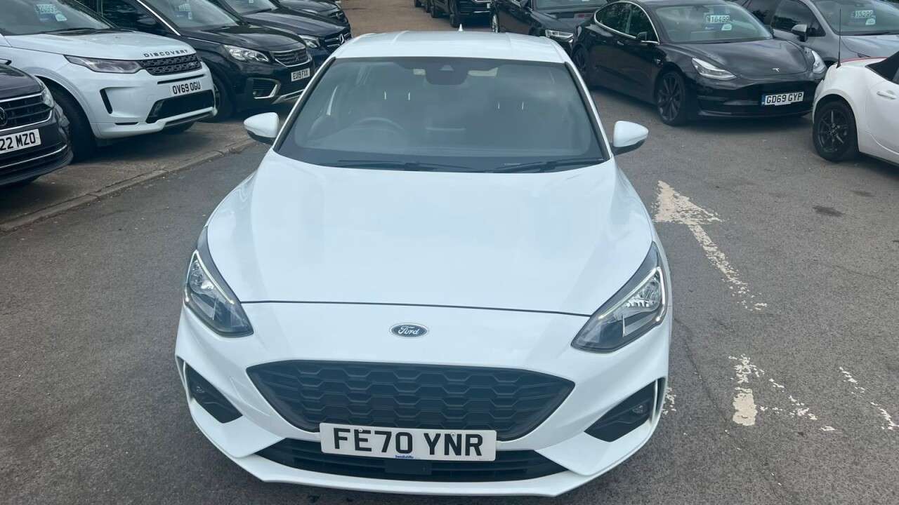 A 2020 FORD FOCUS 1.5 EcoBlue ST-Line Hatchback 5dr Diesel Manual Euro 6 (s/s) (120 ps) in wh A 2020 FORD FOCUS 1.5 EcoBlue ST-Line Hatchback 5dr Diesel Manual Euro 6 (s/s) (120 ps) in wh