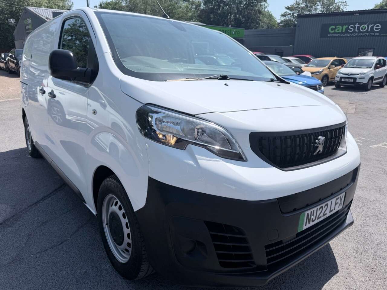 A 2022 PEUGEOT E-EXPERT White E 1200 75kWh Professional van, 19,300 miles, Electric Automatic, 7in A 2022 PEUGEOT E-EXPERT White E 1200 75kWh Professional van, 19,300 miles, Electric Automatic, 7in