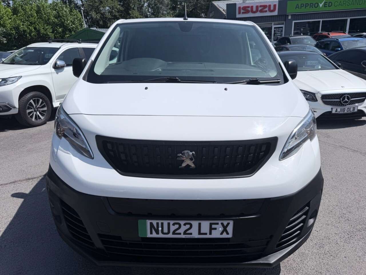 A 2022 PEUGEOT E-EXPERT White E 1200 75kWh Professional van, 19,300 miles, Electric Automatic, 7in A 2022 PEUGEOT E-EXPERT White E 1200 75kWh Professional van, 19,300 miles, Electric Automatic, 7in