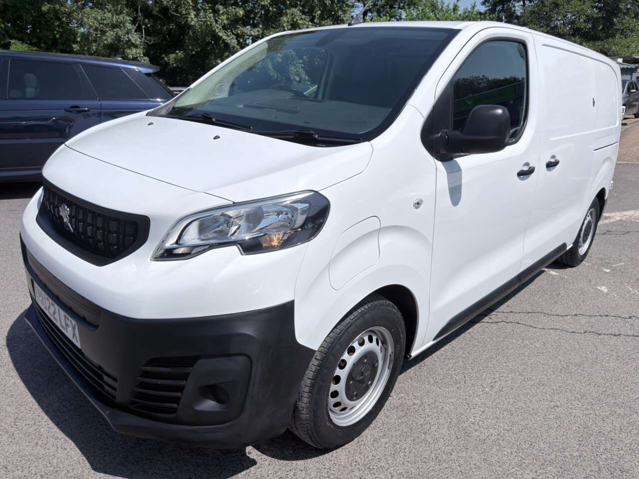 A 2022 PEUGEOT E-EXPERT White E 1200 75kWh Professional van, 19,300 miles, Electric Automatic, 7in A 2022 PEUGEOT E-EXPERT White E 1200 75kWh Professional van, 19,300 miles, Electric Automatic, 7in