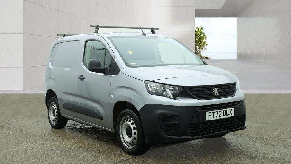A 2023 PEUGEOT PARTNER Grey 1.5 BlueHDi Professional Premium+ van, 49,800 miles, Euro 6, CarPlay/A A 2023 PEUGEOT PARTNER Grey 1.5 BlueHDi Professional Premium+ van, 49,800 miles, Euro 6, CarPlay/A