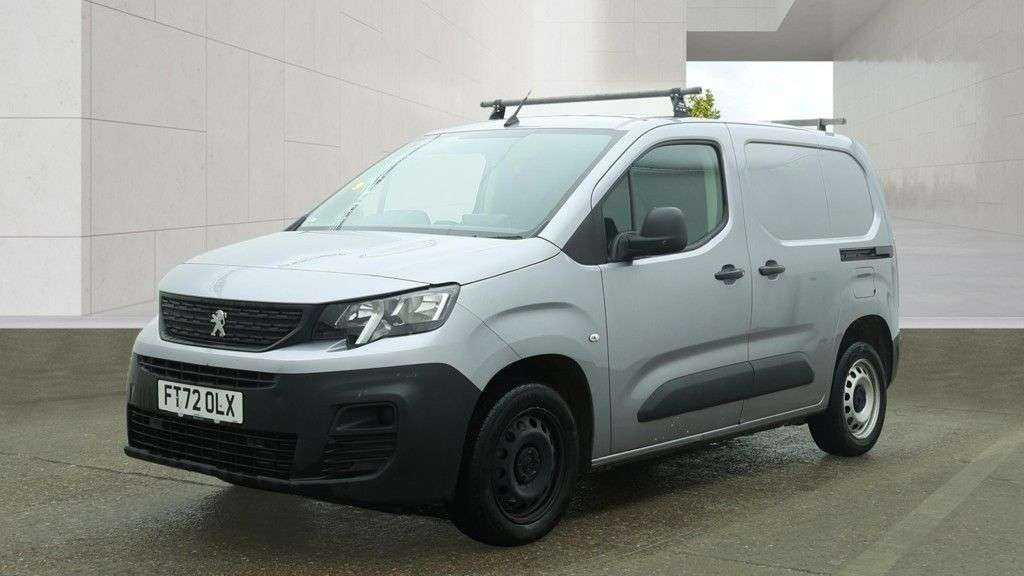 A 2023 PEUGEOT PARTNER Grey 1.5 BlueHDi Professional Premium+ van, 49,800 miles, Euro 6, CarPlay/A A 2023 PEUGEOT PARTNER Grey 1.5 BlueHDi Professional Premium+ van, 49,800 miles, Euro 6, CarPlay/A