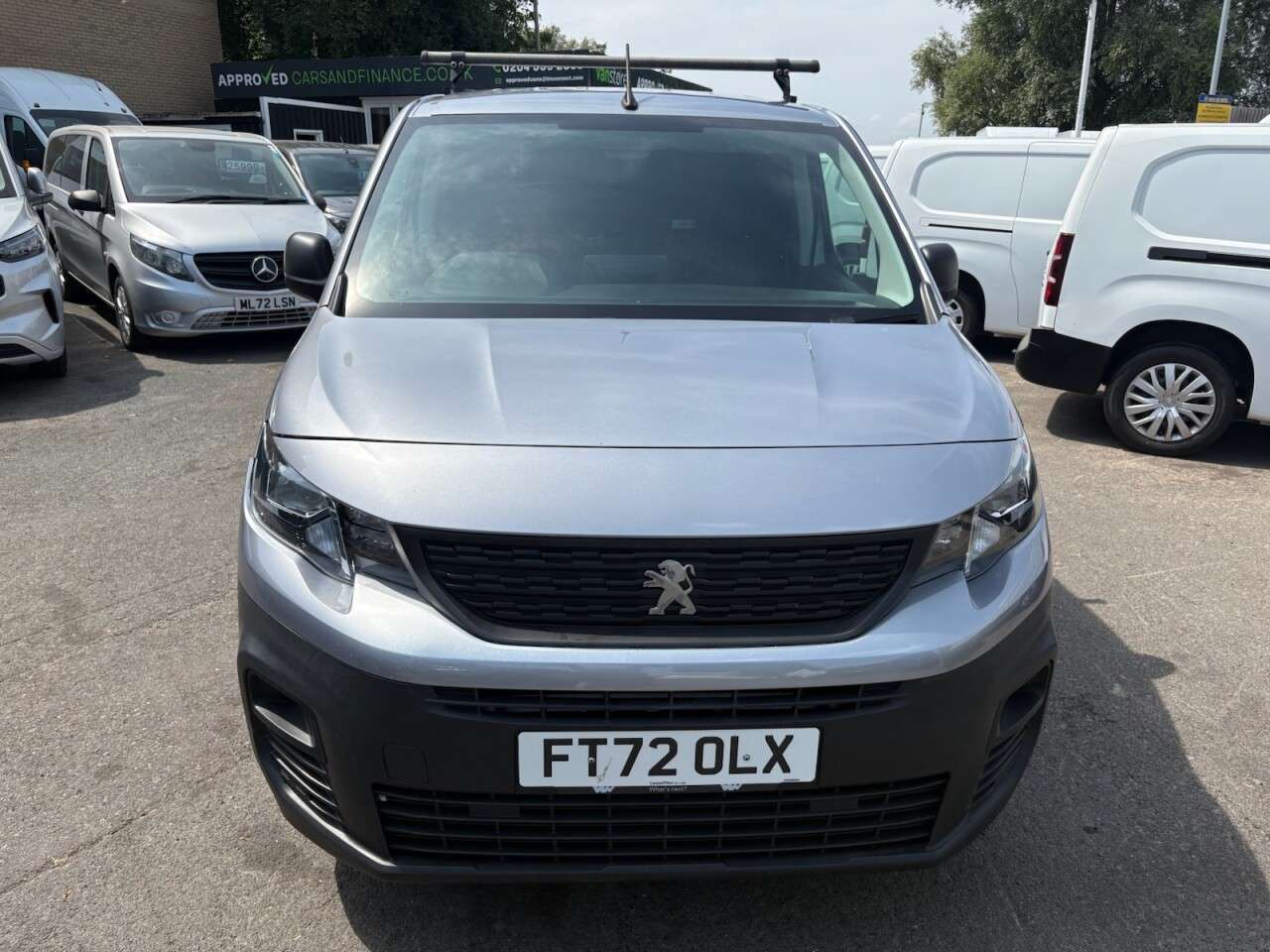 A 2023 PEUGEOT PARTNER Grey 1.5 BlueHDi Professional Premium+ van, 49,800 miles, Euro 6, CarPlay/A A 2023 PEUGEOT PARTNER Grey 1.5 BlueHDi Professional Premium+ van, 49,800 miles, Euro 6, CarPlay/A