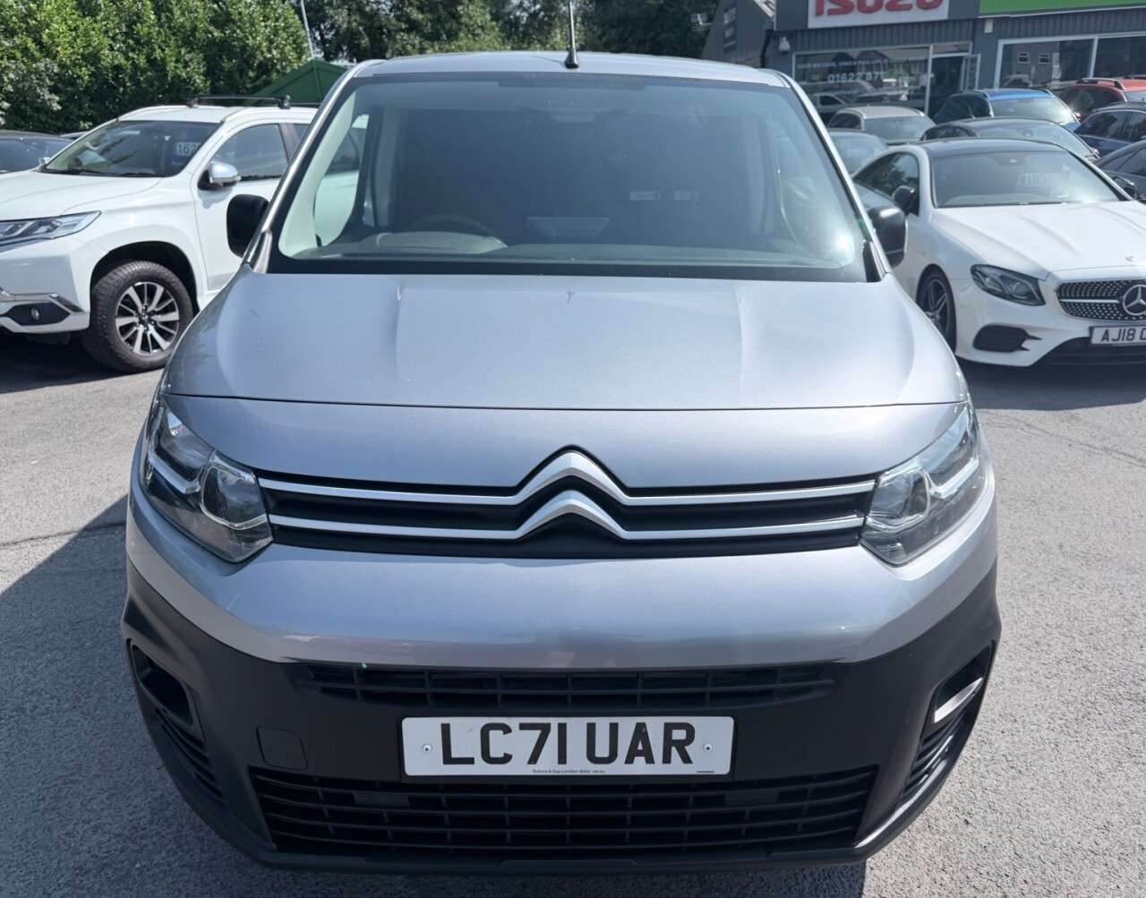 A 2021 CITROEN BERLINGO Grey 1.5 BlueHDi 650 Enterprise M Pro van, 59,999 miles, Euro 6, 8in Touchs A 2021 CITROEN BERLINGO Grey 1.5 BlueHDi 650 Enterprise M Pro van, 59,999 miles, Euro 6, 8in Touchs