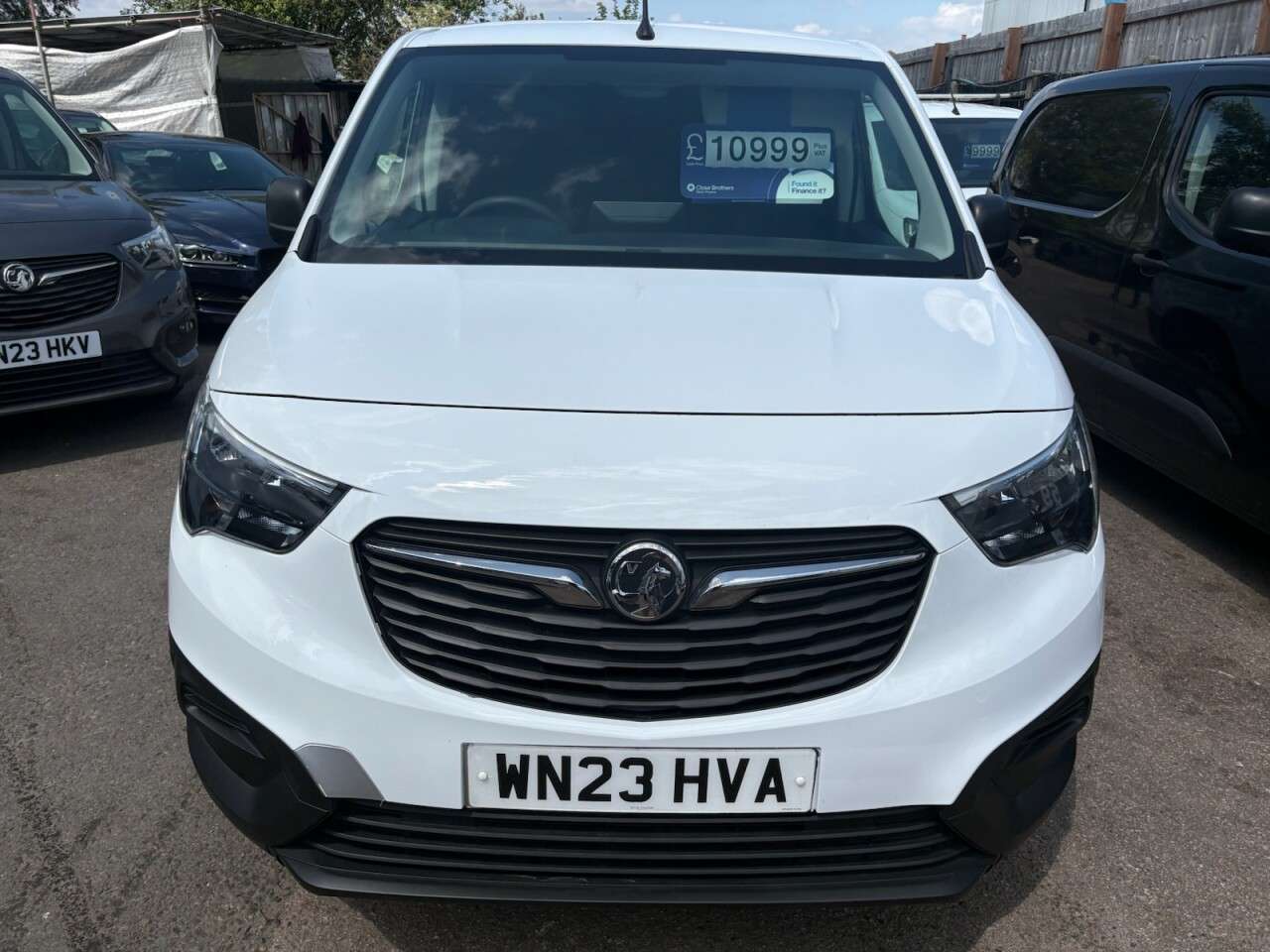 A 2023 VAUXHALL COMBO White 1.5 Turbo D 2300 Prime van, 35,300 miles, Euro 6, 6-speed manual, A/C A 2023 VAUXHALL COMBO White 1.5 Turbo D 2300 Prime van, 35,300 miles, Euro 6, 6-speed manual, A/C